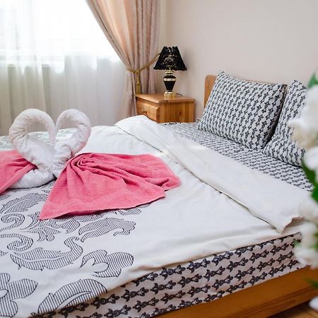 Babylon Apartments Ρίβνε Εξωτερικό φωτογραφία