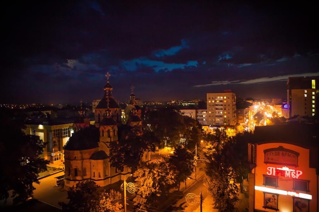 Babylon Apartments Ρίβνε Δωμάτιο φωτογραφία