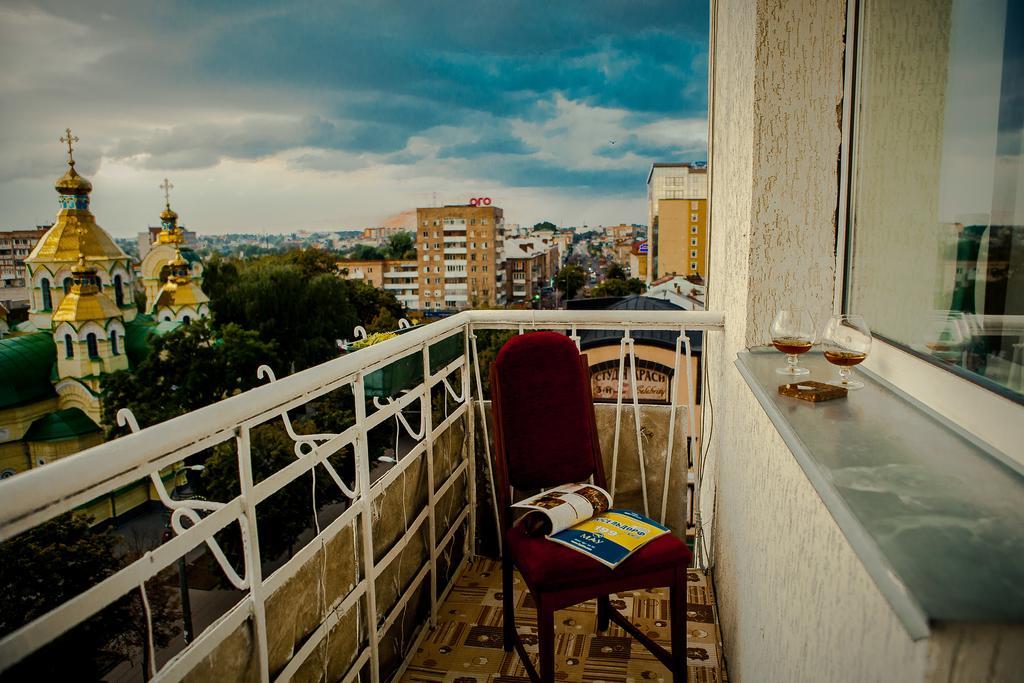 Babylon Apartments Ρίβνε Δωμάτιο φωτογραφία
