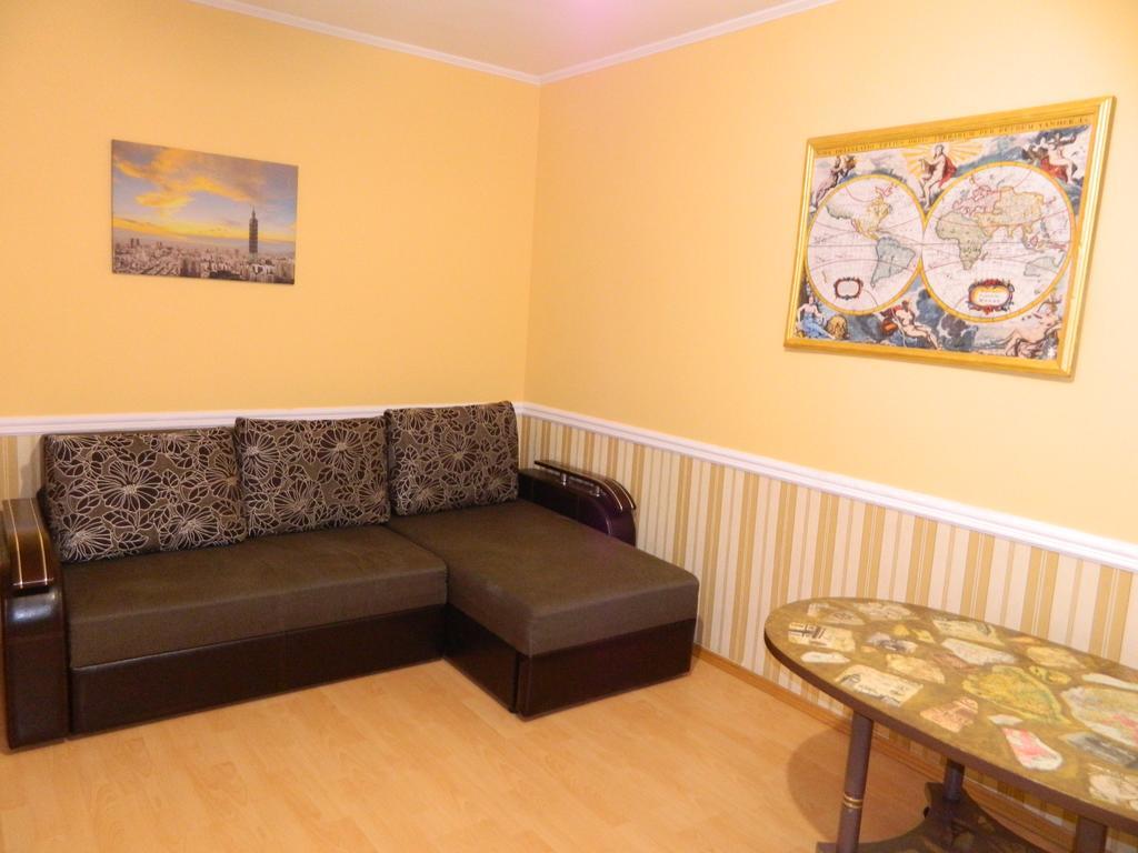 Babylon Apartments Ρίβνε Δωμάτιο φωτογραφία