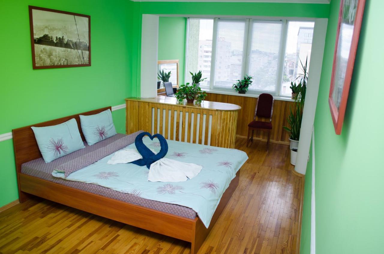 Babylon Apartments Ρίβνε Εξωτερικό φωτογραφία